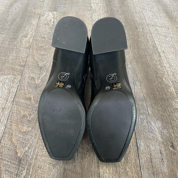 booties - Picture 5 of 8